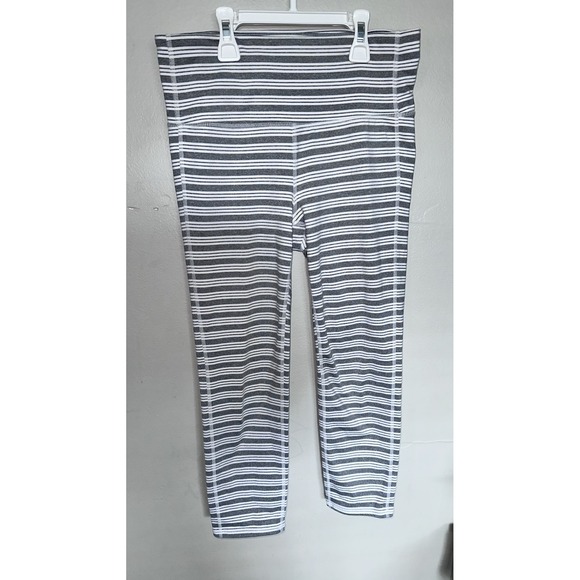 Athleta Leggings Capris‎ Cropped Striped Gray White Women's Size Small - Picture 1 of 4